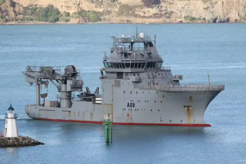 New Zealand Navy survey vessel Manawanui, captained by former teacher ...