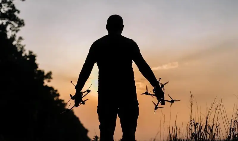 Los recursos enemigos mostraron imágenes de drones de las Fuerzas Armadas rusas derribados con escopetas montadas en drones FPV.