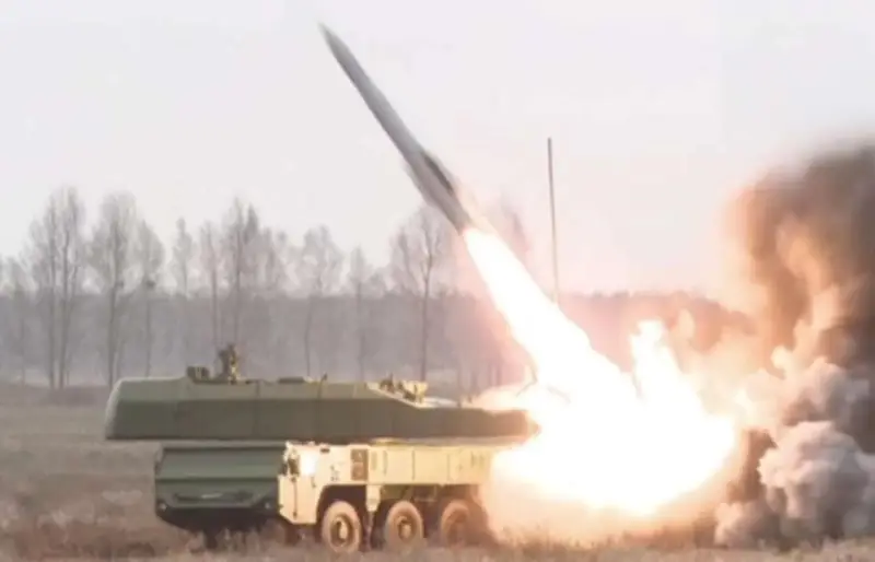 Белоруссия показала стрельбы новой ракетой 9М318 из ЗРК «Бук-МБ2» вблизи украинской границы