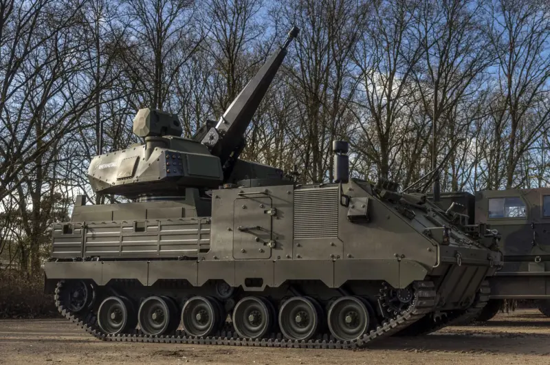 На пути к «зенитному танку»: Нидерланды прикроют войска комплексом Skyranger на гусеничной платформе