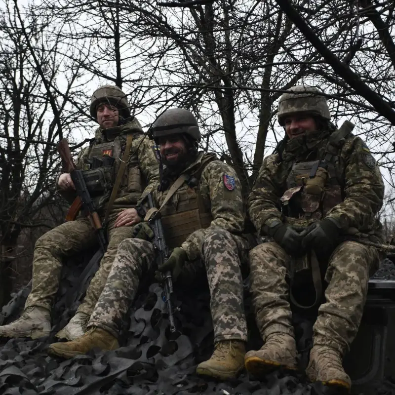 «Разрешите выехать в тыл, снять деньги»: в телефоне погибшего боевика ВСУ обнаружили запись, доказывающую, что украинские командиры занимаются поборами