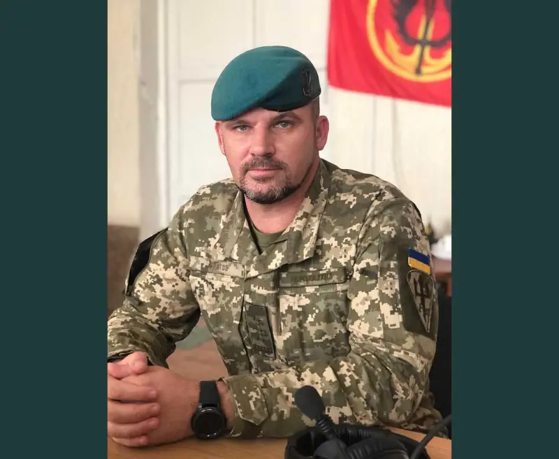 Зеленский снял генерала Гнатова с поста командующего объединёнными силами