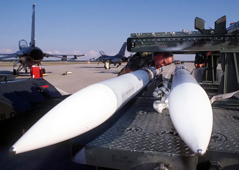 Ракета AIM-260 JATM на стадии испытаний