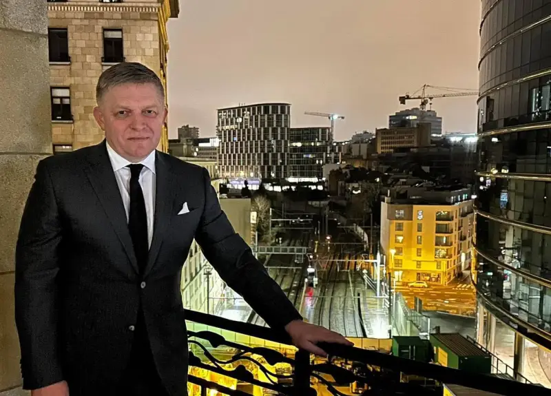 Премьер Словакии: Мы вливаем огромные деньги в Украину, а половина их украдена