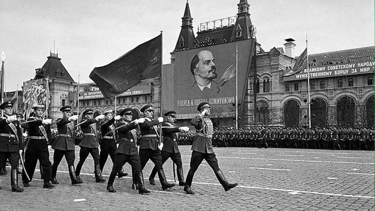 Как проходили парады 9 мая в СССР