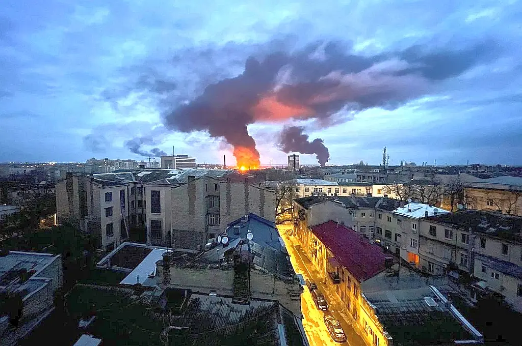 https://topwar.ru/uploads/posts/2025-06/4455a672a4_vzryvy-odessa.webp