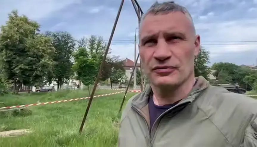 «Сегодня была ночь открытых дверей для дронов и ракет»: киевляне комментируют «работу» ПВО ВСУ