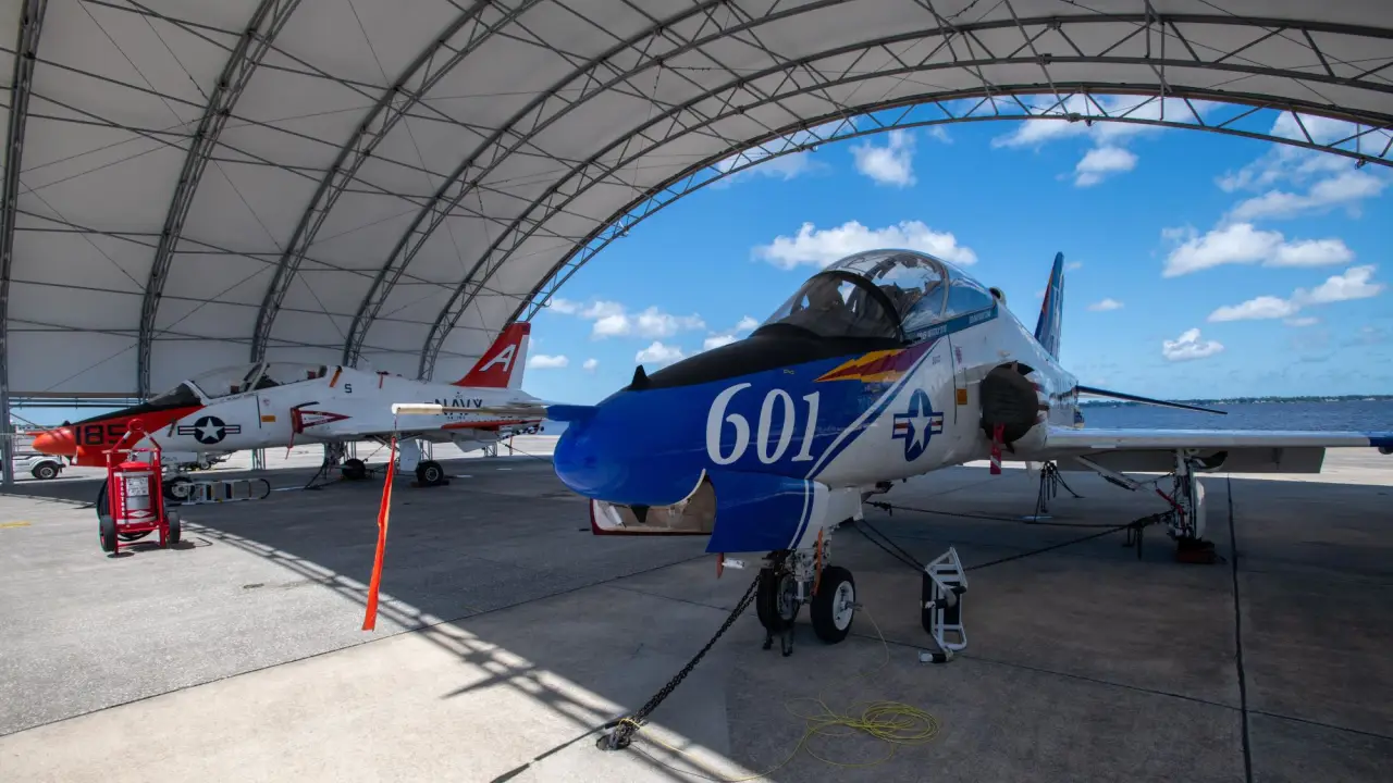 ВМС США ведут работы по продлению срока службы самолётов T-45 Goshawks