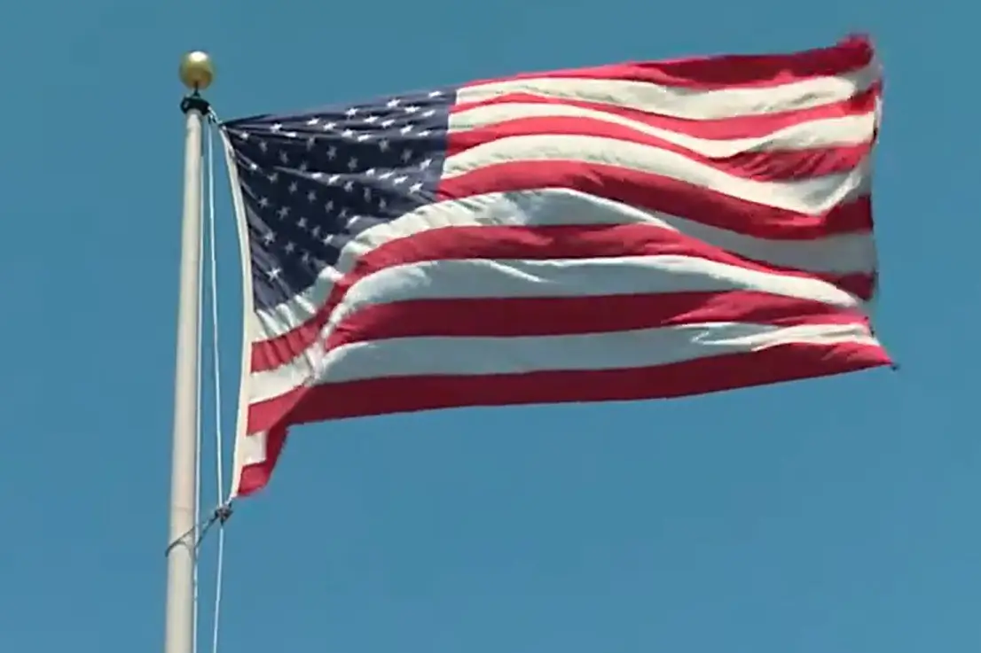 Киев отреагировал на видео с россиянами на трофейной американской технике с флагами РФ и США