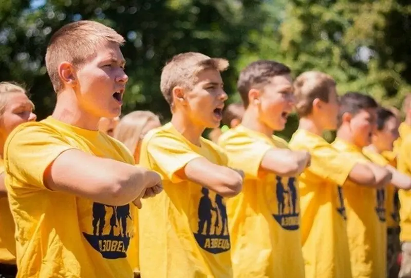 Британские инструкторы готовят украинских школьников к диверсиям на территории России