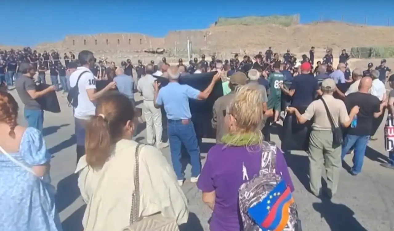 В Армении прошла акция протеста против присутствия российских военных на базе в Гюмри