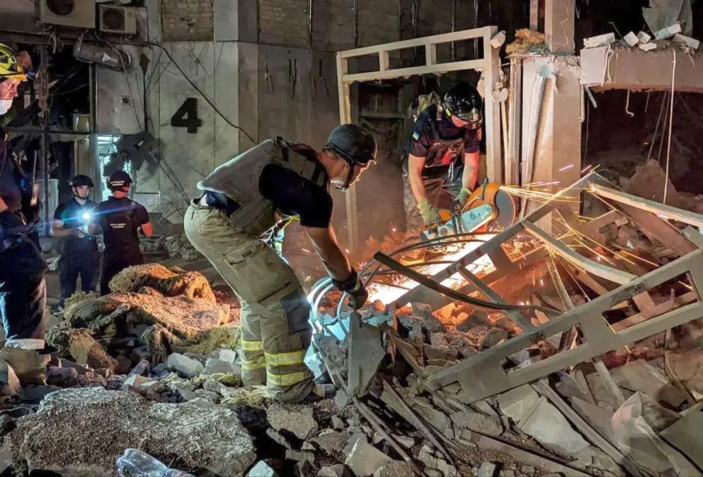 Отдохнули «с огоньком»: «Герани-2» уничтожили ПВД ВСУ и наемников в отеле к юго-западу от Волчанска