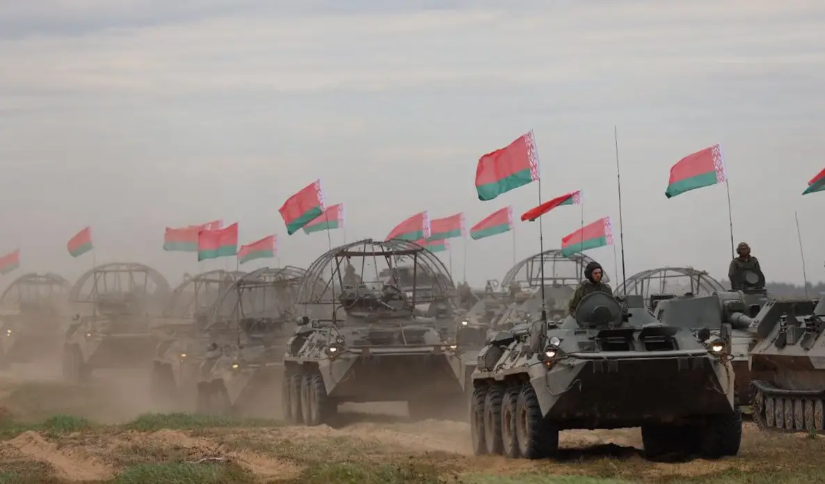 Лукашенко: нашим военным пора прекратить оправдываться за учения Запад-2025
