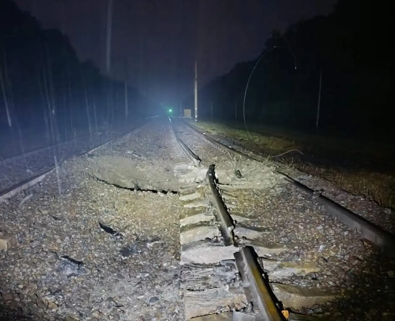 Представлены кадры с ударами по транспортной и энергоинфраструктуре противника