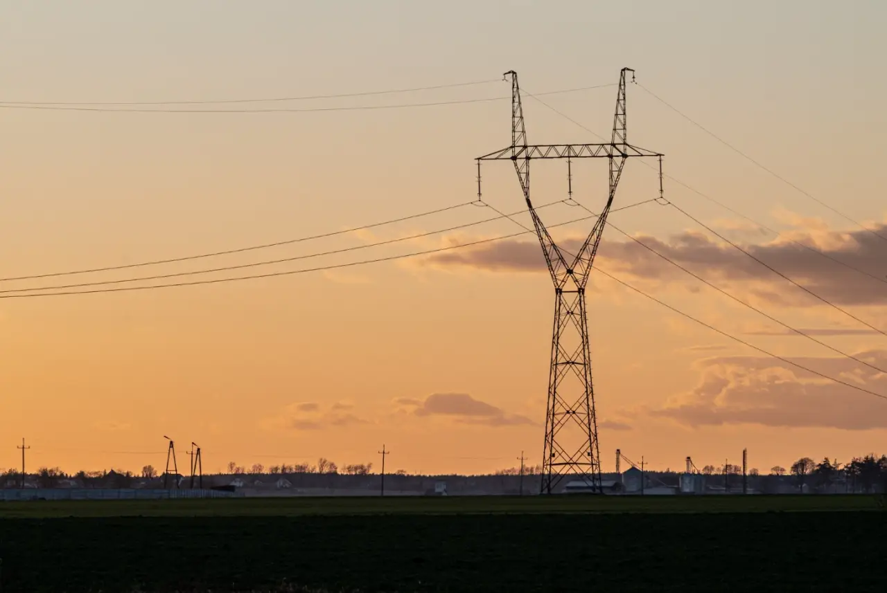 На Сахалине вернули электроснабжение после инцидента с грозотросом