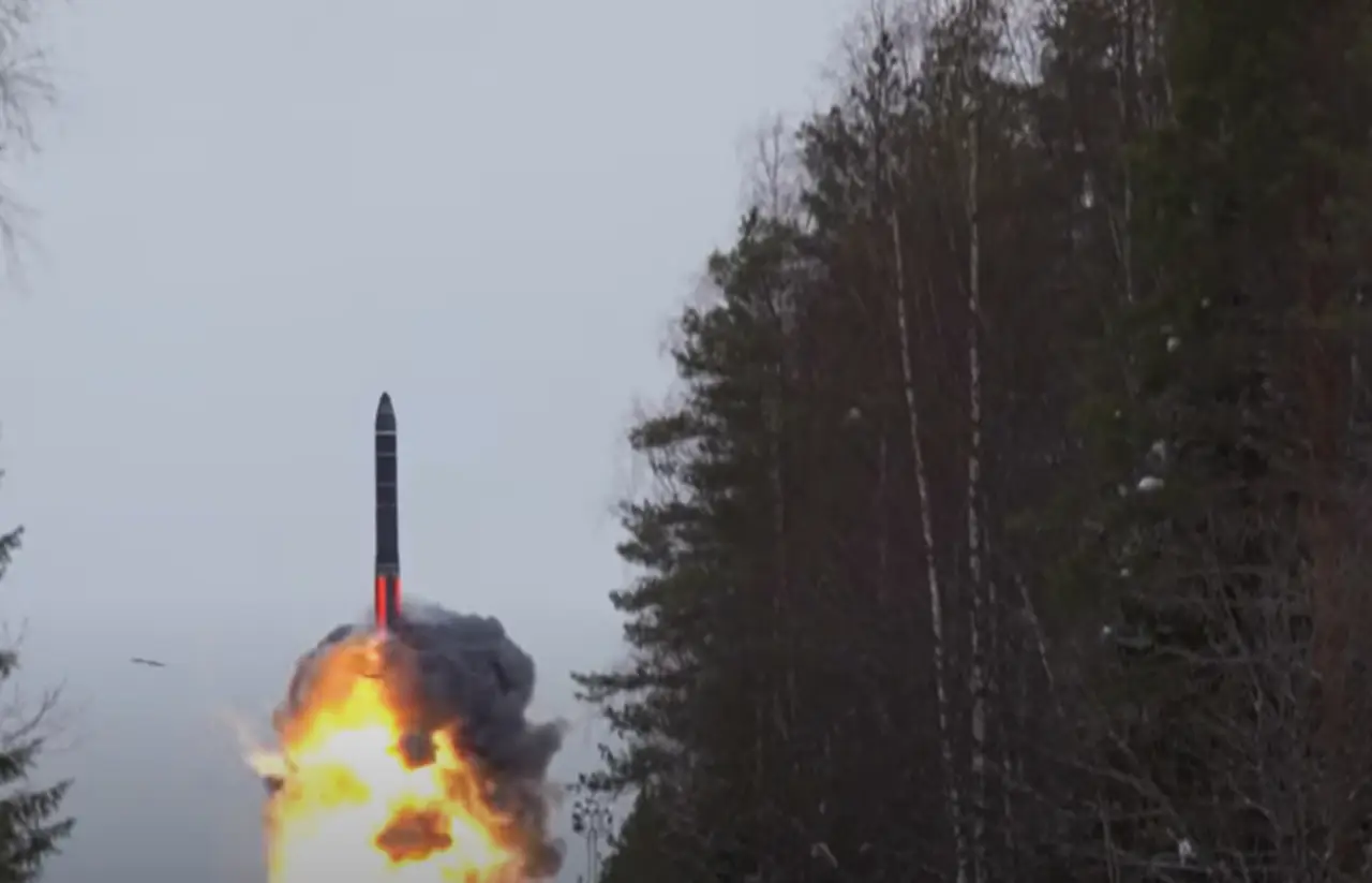 Россия провела «ядерные» учения с пусками «Ярса», «Синевы» и крылатых ракет