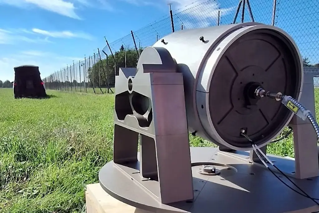 Лазерные системы передачи энергии и данных от компании SunCubes