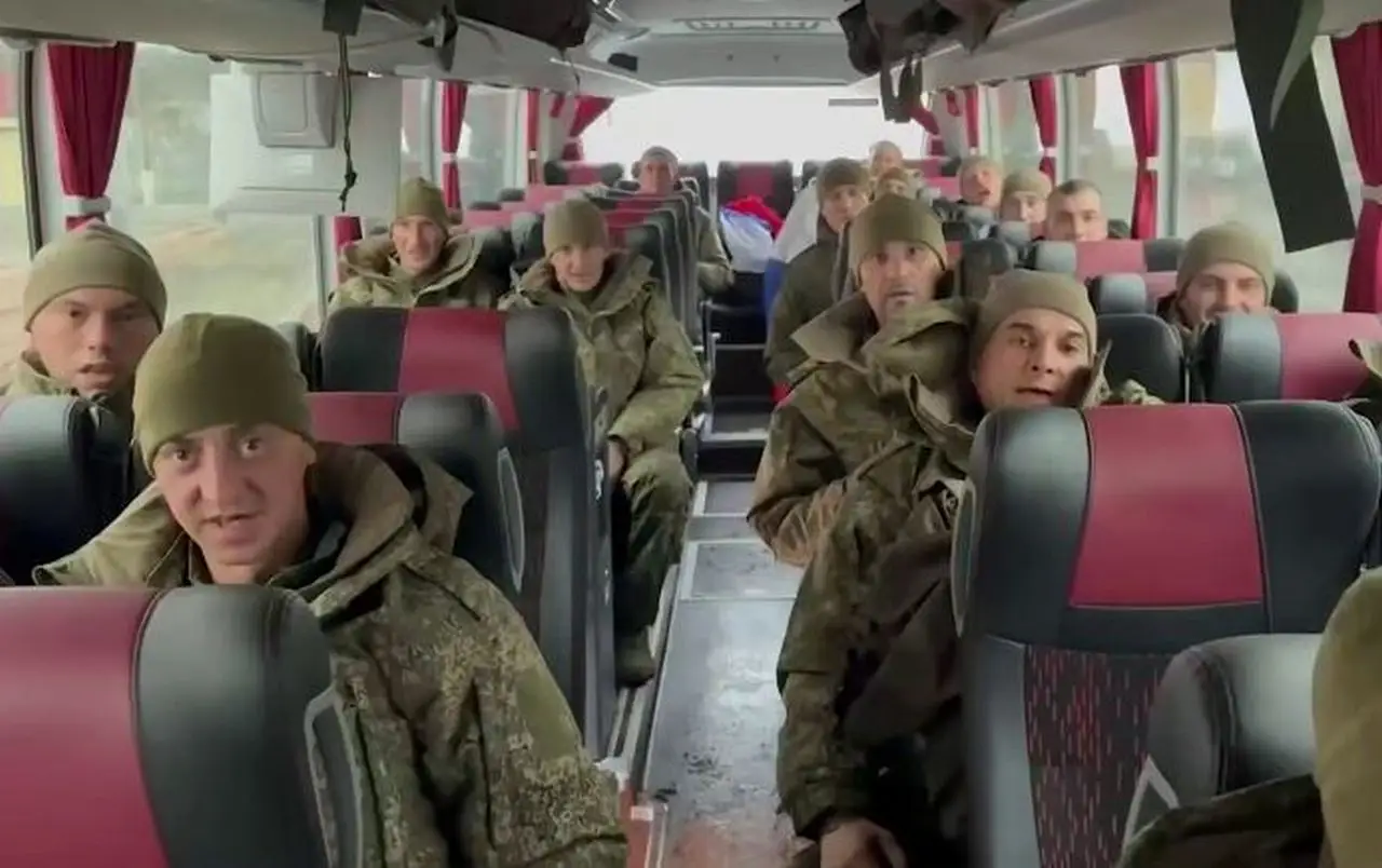 Россия вернула домой попавших в плен военных и угнанных на Украину гражданских