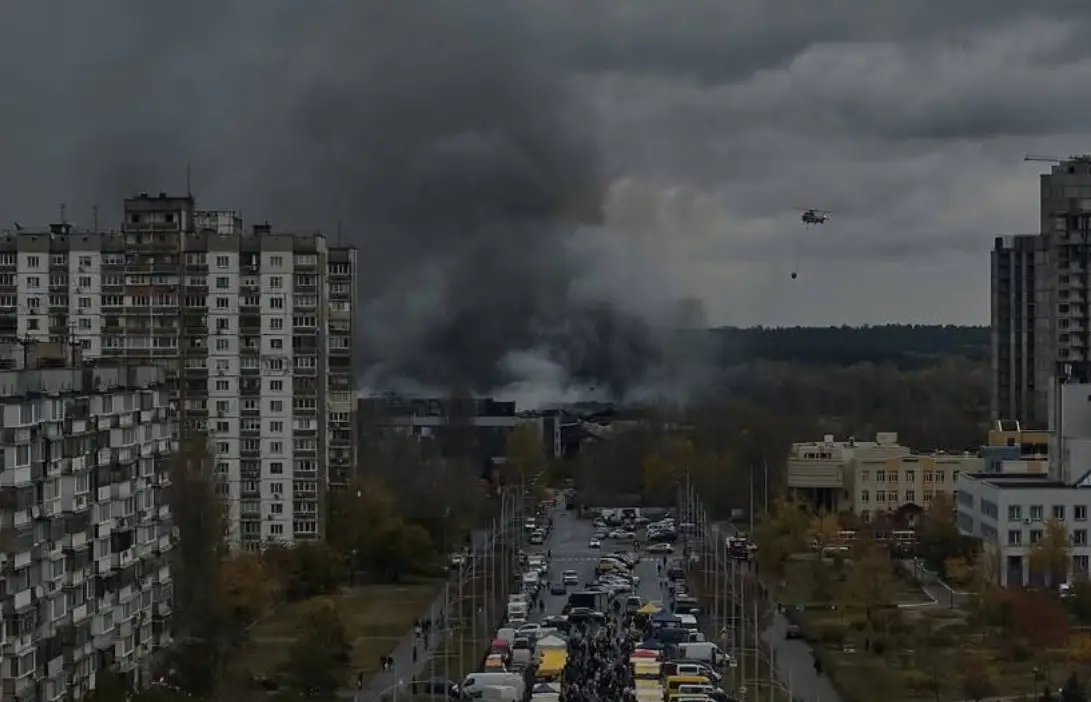 После утренней атаки в Киеве горят ТЭЦ-6 и радиозавод