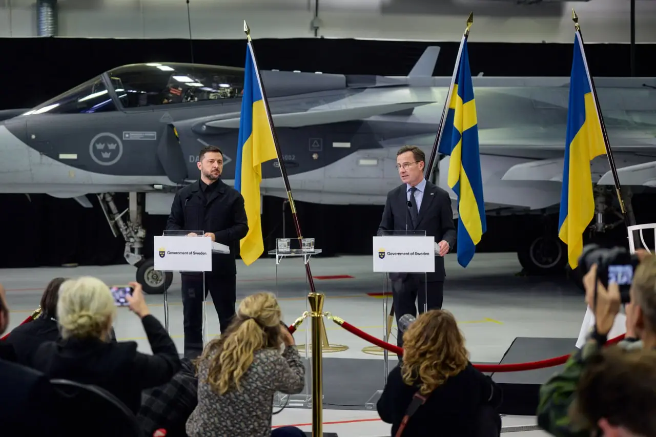 Зеленский обещает в следующем году пересадить ВС ВСУ на истребители Gripen E