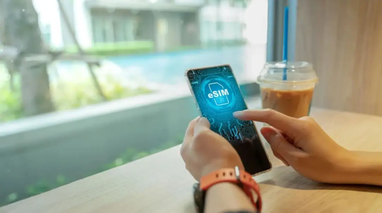 Гладко было на бумаге: инициатива о блокировке SIM-карт вернувшихся из-за границы россиян создаст множество проблем