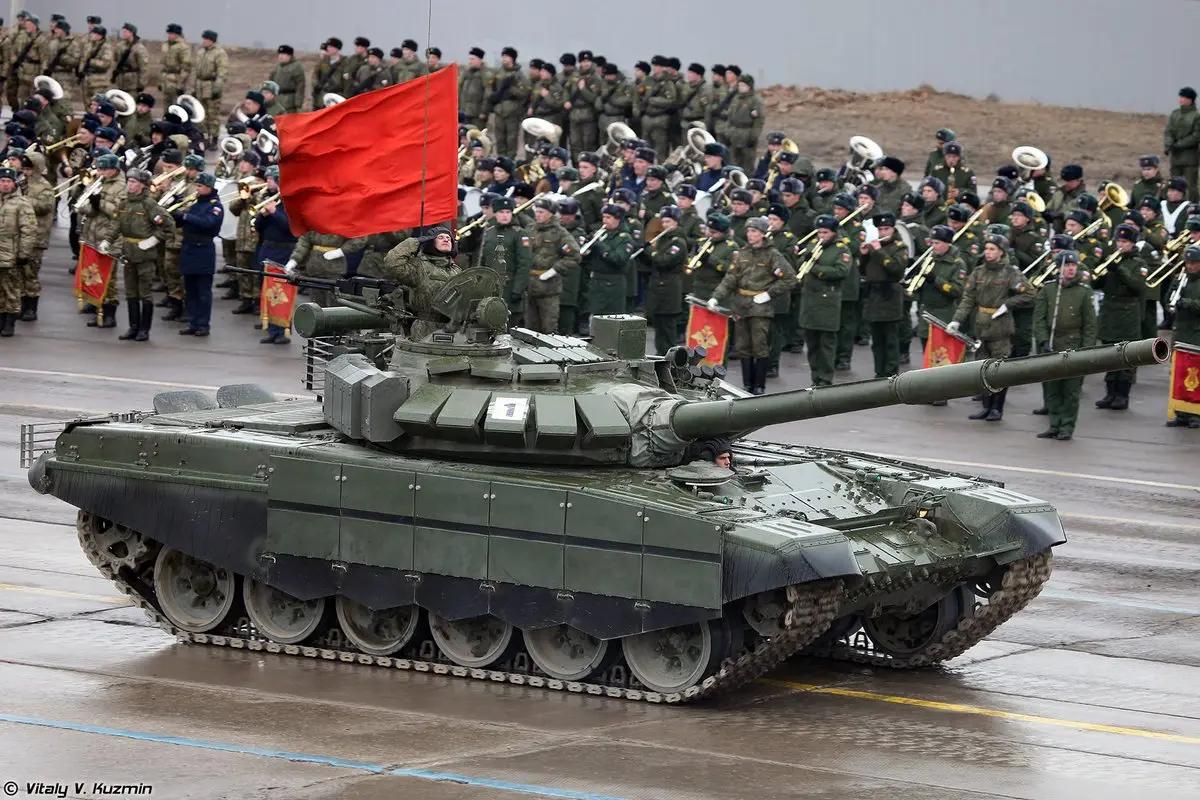 Очередной миф: вместо динамической защиты на бортах наших танков стоит текстолит