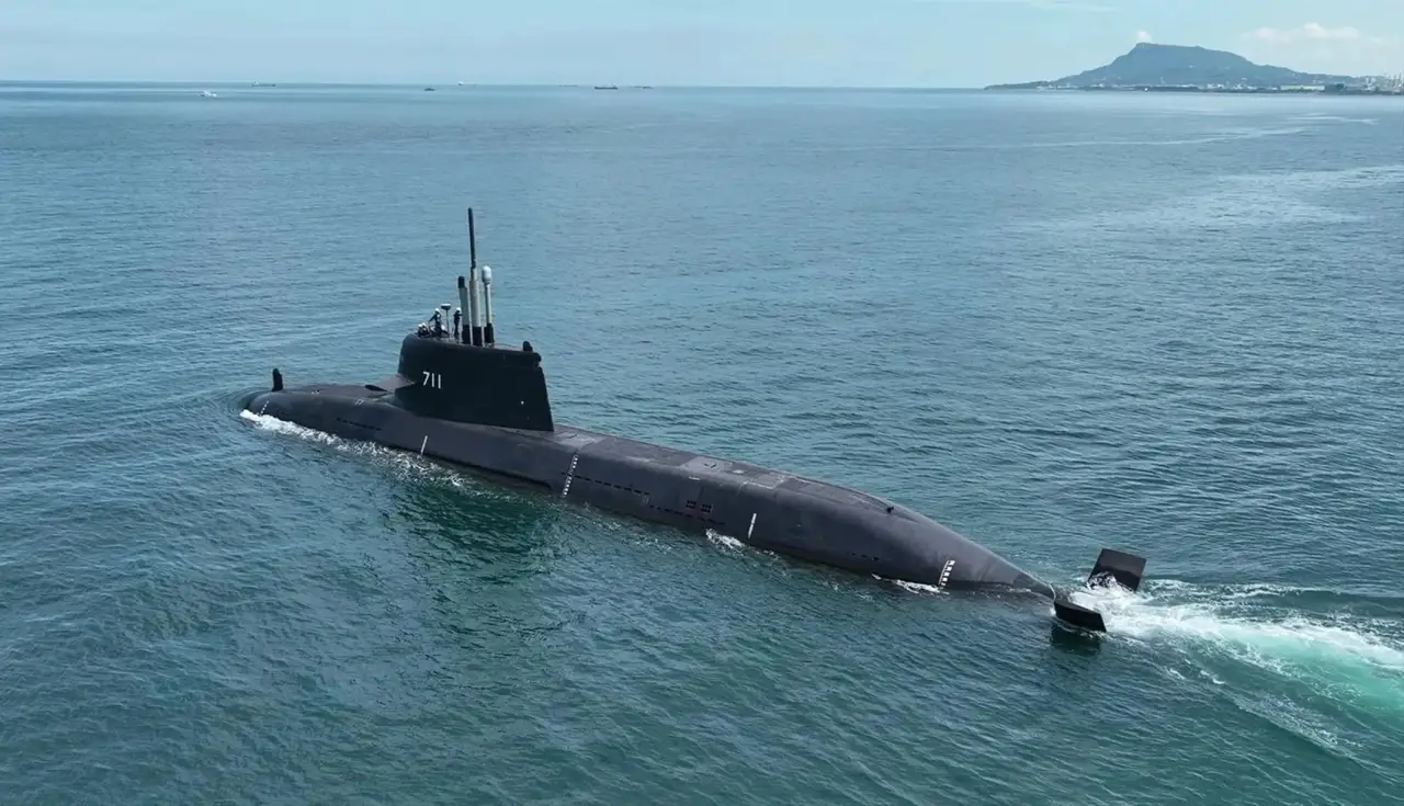 Гидравлика полностью вышла из строя: испытания первой подлодки Тайваня