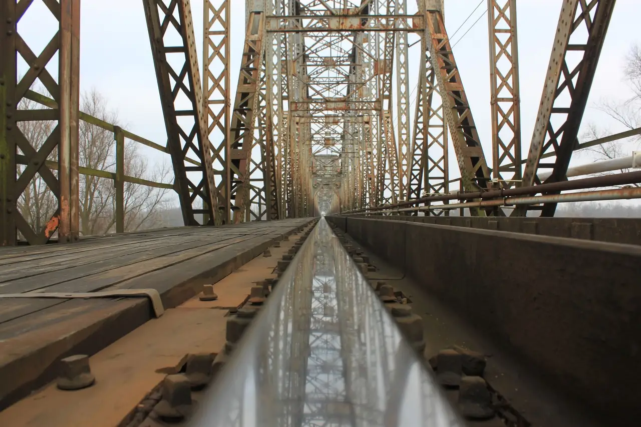 Показаны кадры ударов «Гераней» по мостам в Сумской и Днепропетровской областях