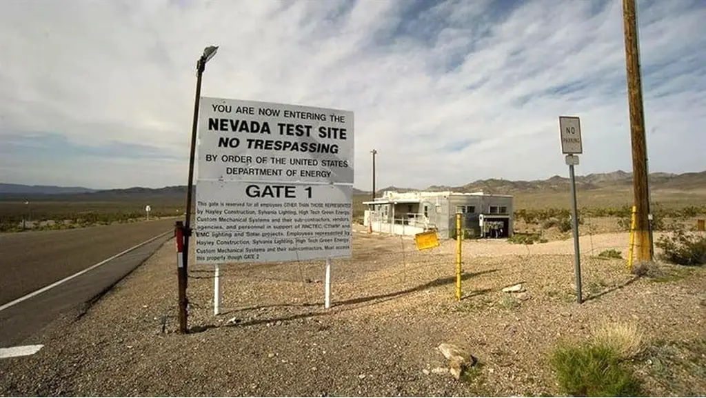 Гренландия вместо полигона в Неваде: США остров интересен ещё и под испытания ЯО