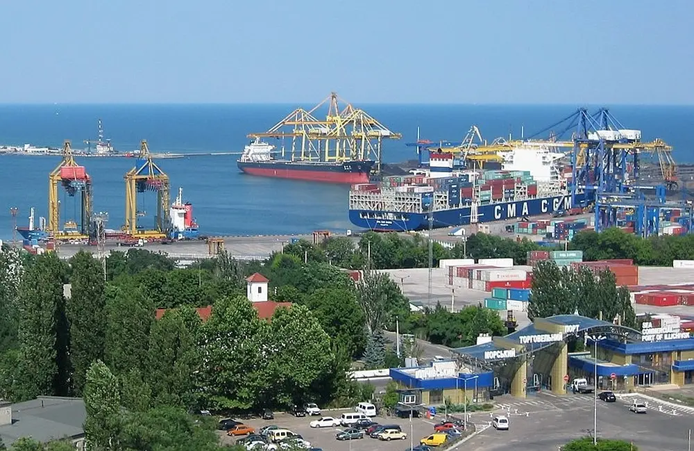 В результате атак ВС РФ резко сократился украинский экспорт из морских портов