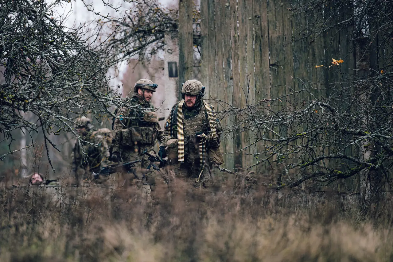 На случай нападения России военные Латвии готовятся быстро разрушить свои дороги