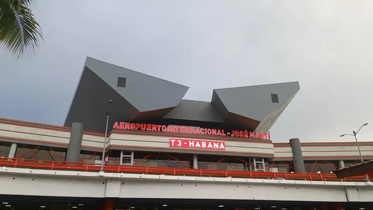 На Кубе закончилось авиационное топливо