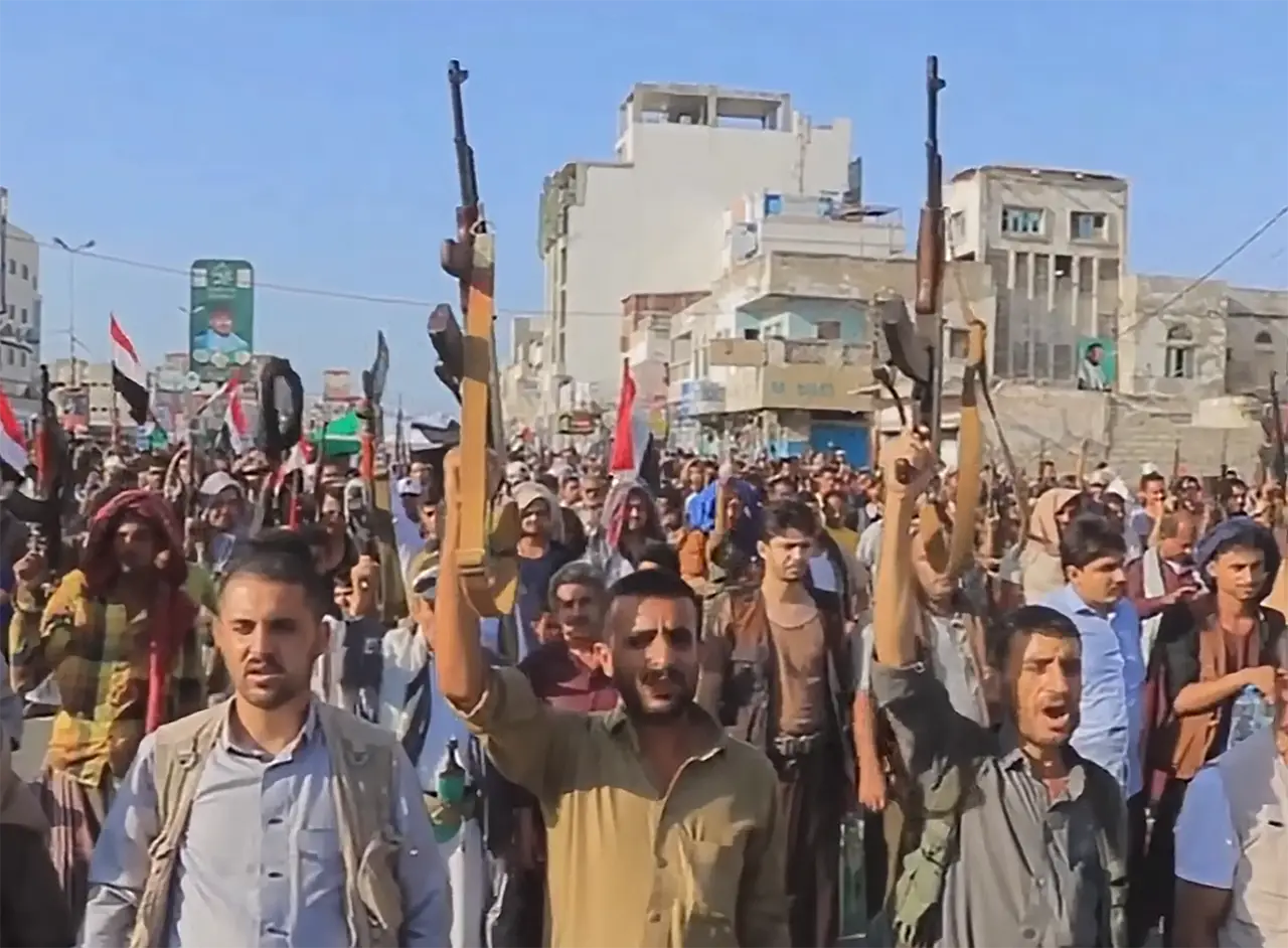 Йеменские хуситы возобновят удары по судам США и Израилю в поддержку Ирана