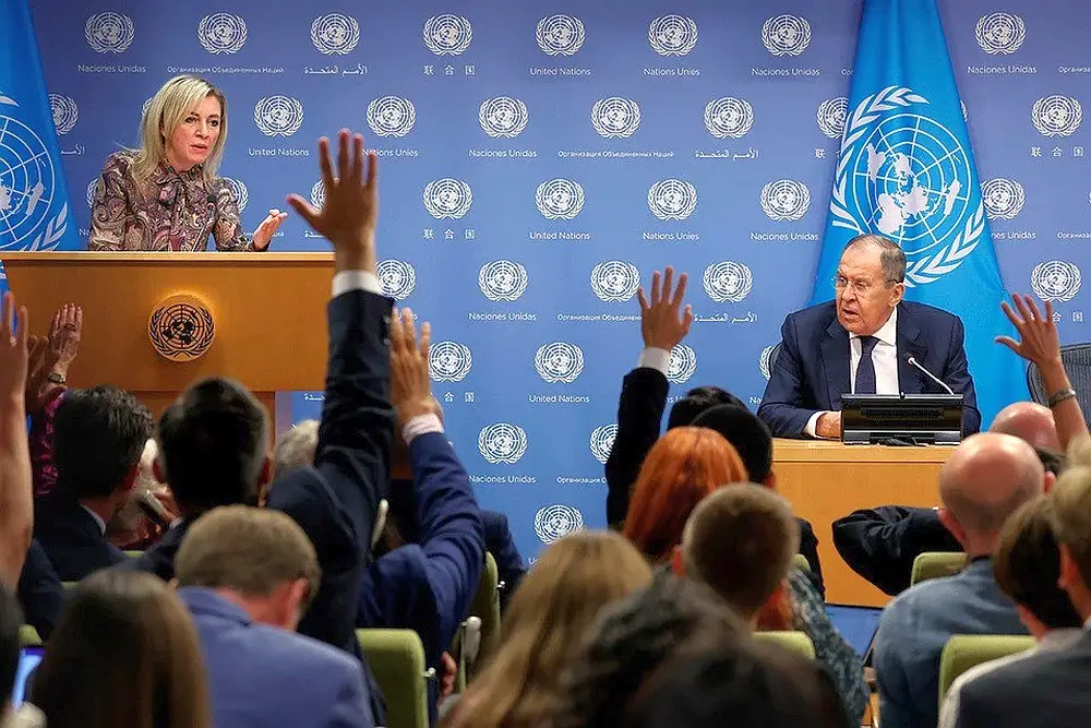 Захарова сравнила НАТО с отарой овец во главе с волком