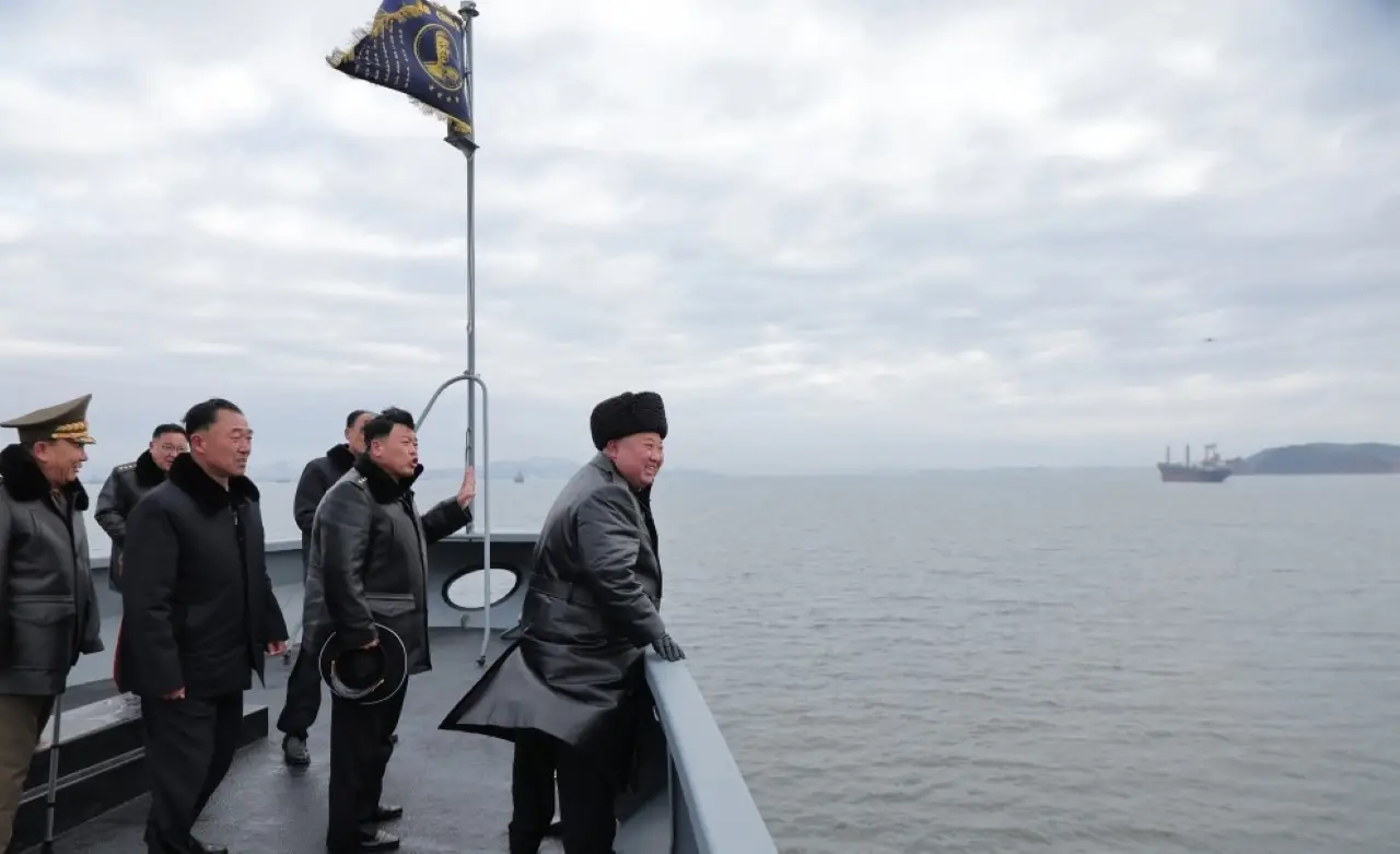 Ким Чен Ын поручил строить по два эсминца в год и оснащать ВМС ядерным оружием