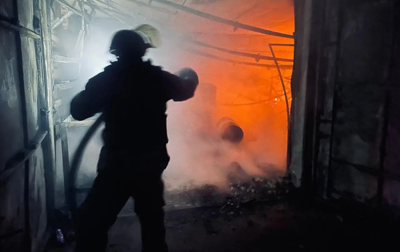 Сильный пожар в порту Одессы, удары по Днестровской ГЭС - новая волна атак ВС РФ