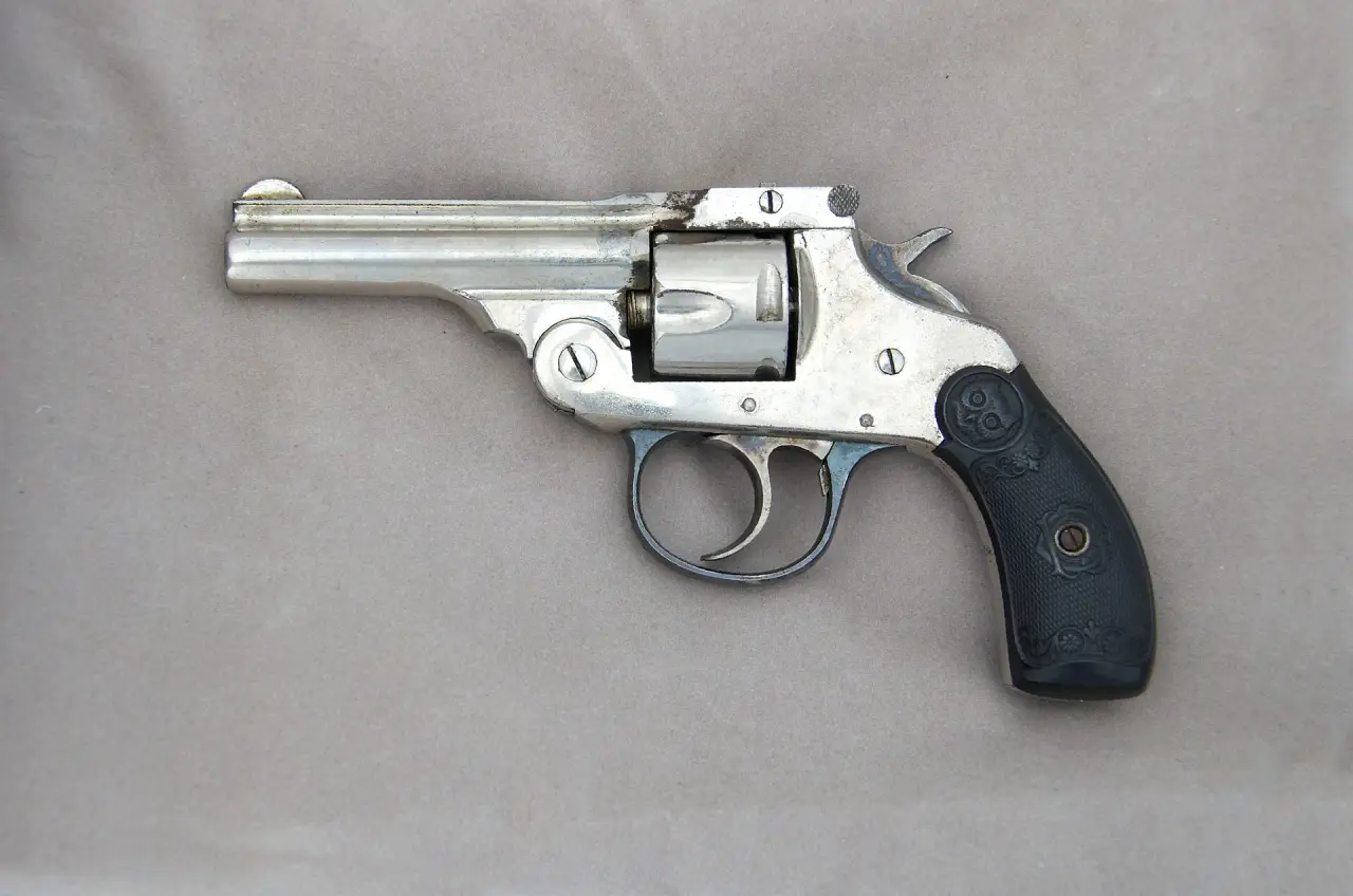 «Айвер Джонсон» — самый безопасный револьвер