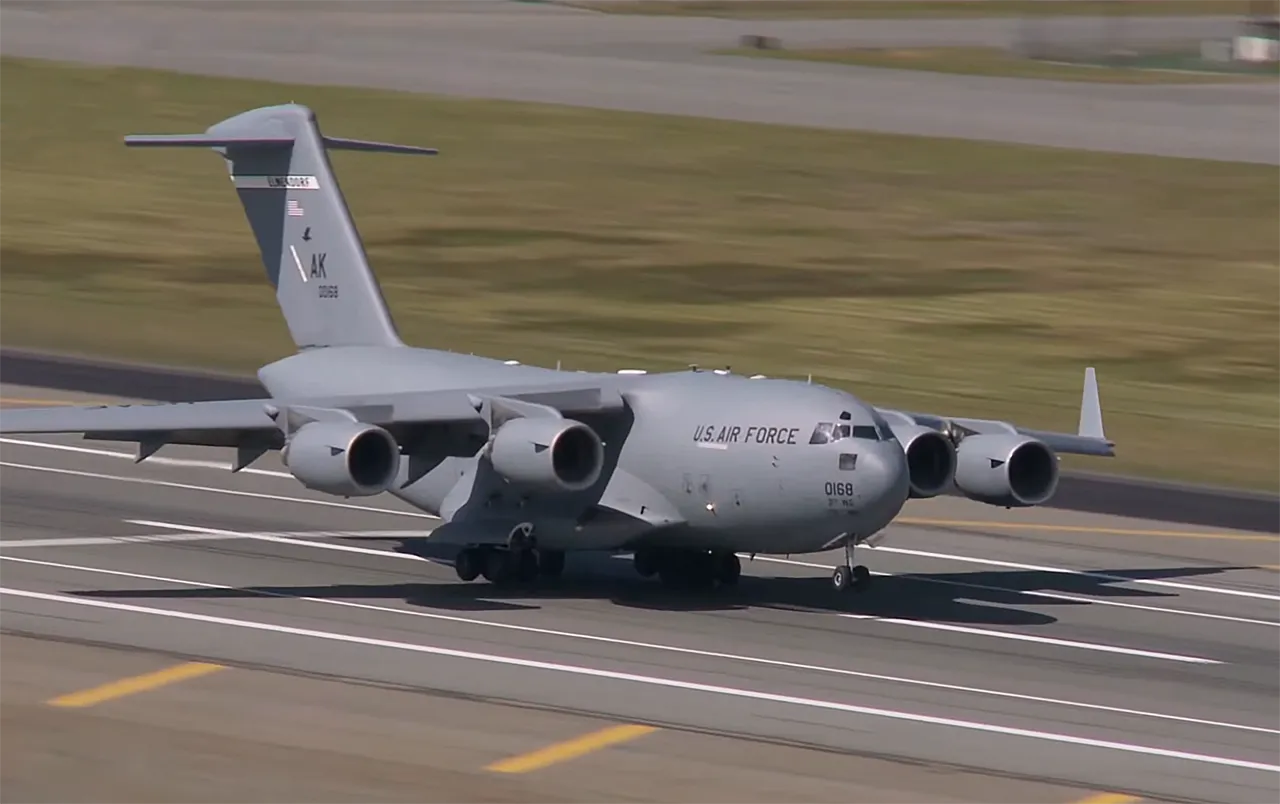 США продолжают эвакуацию раненных на Ближнем Востоке солдат через базу Рамштайн