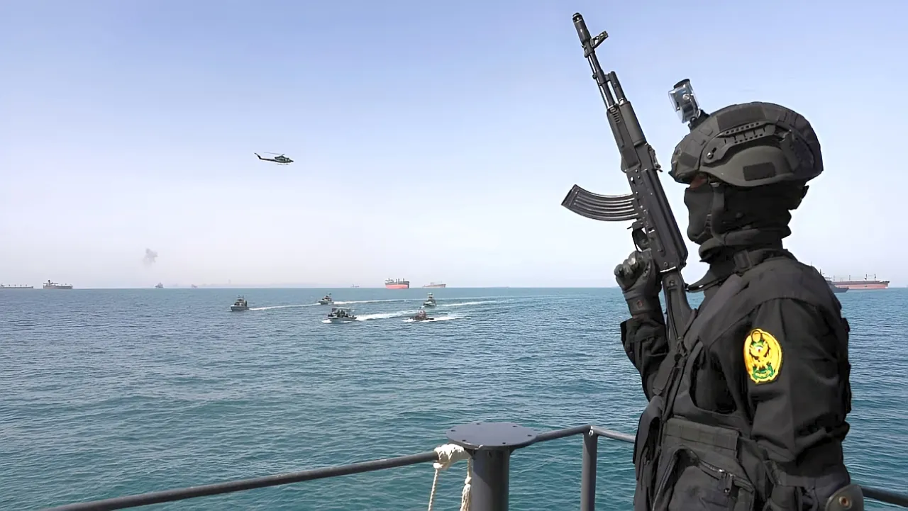 Разведка США считает, что Иран в ближайшее время продолжит блокировать Ормуз