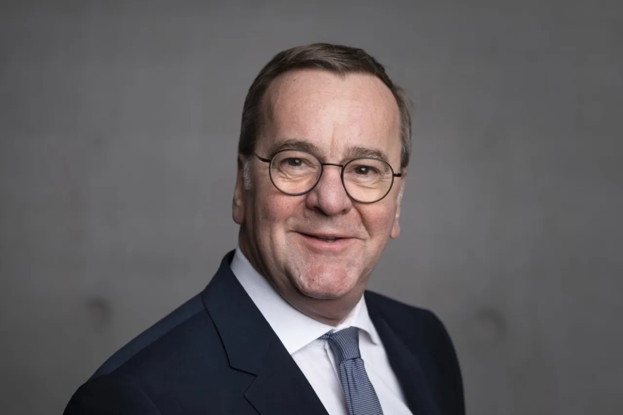 Министр обороны ФРГ стремится создать сильнейшую в Европе полумиллионную армию