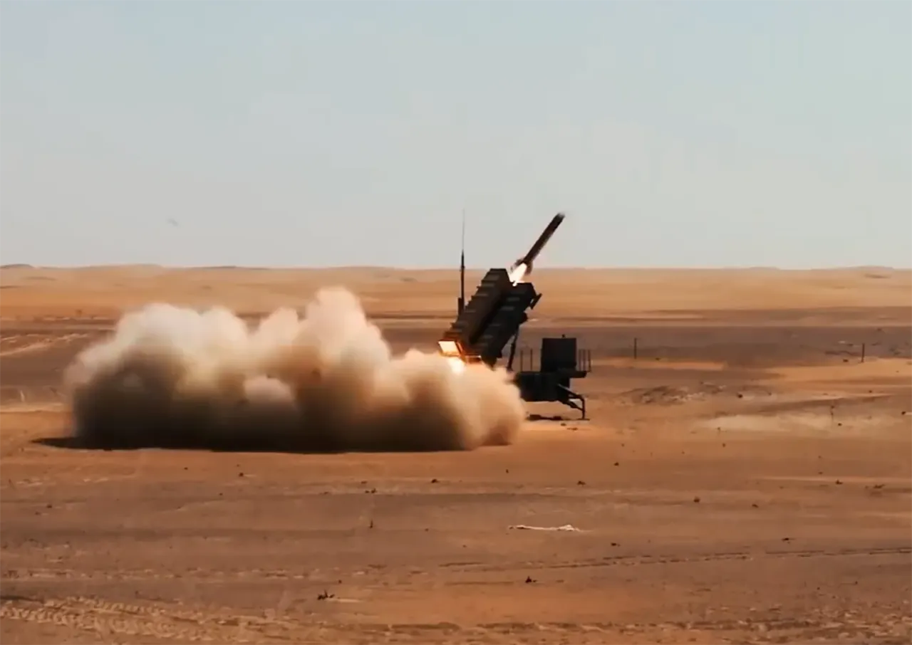 В Бахрейне ракета от ЗРК «Patriot» упала на жилые дома – возник пожар