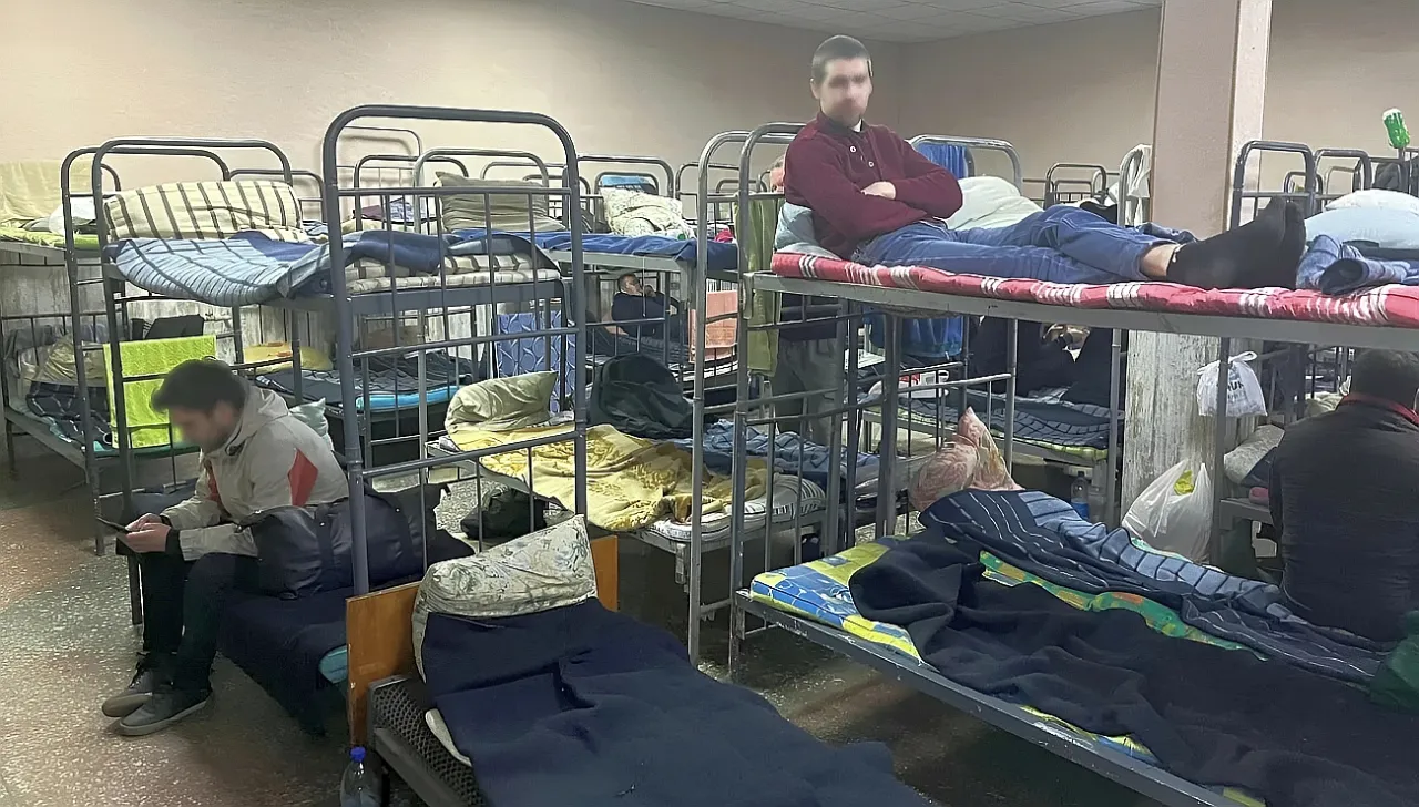 В тюрьме лучше: показано видео содержания мобилизованных в Сумском ТЦК