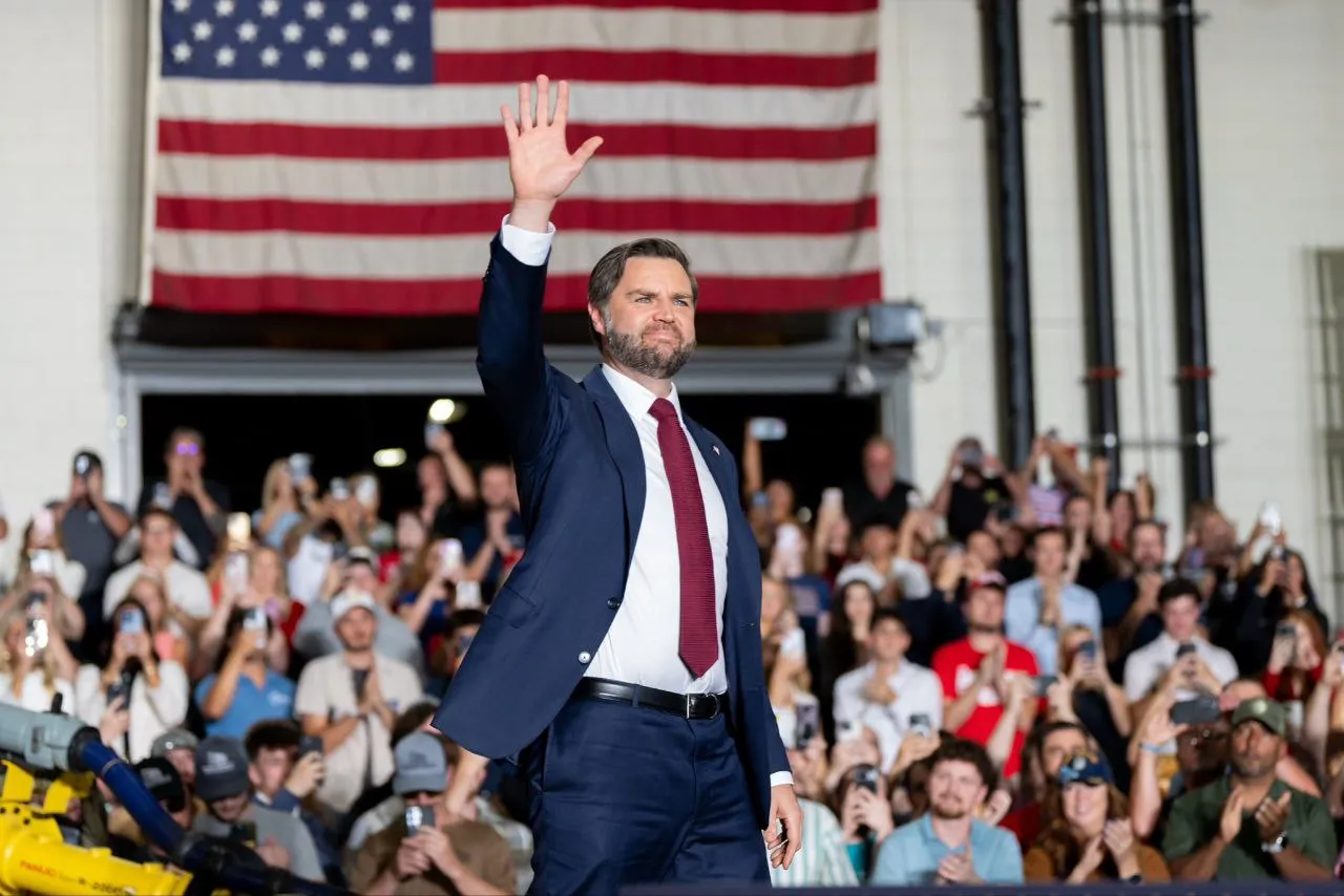 Вэнс летит в Исламабад на слухах, что Хаменеи якобы дал разрешение на переговоры