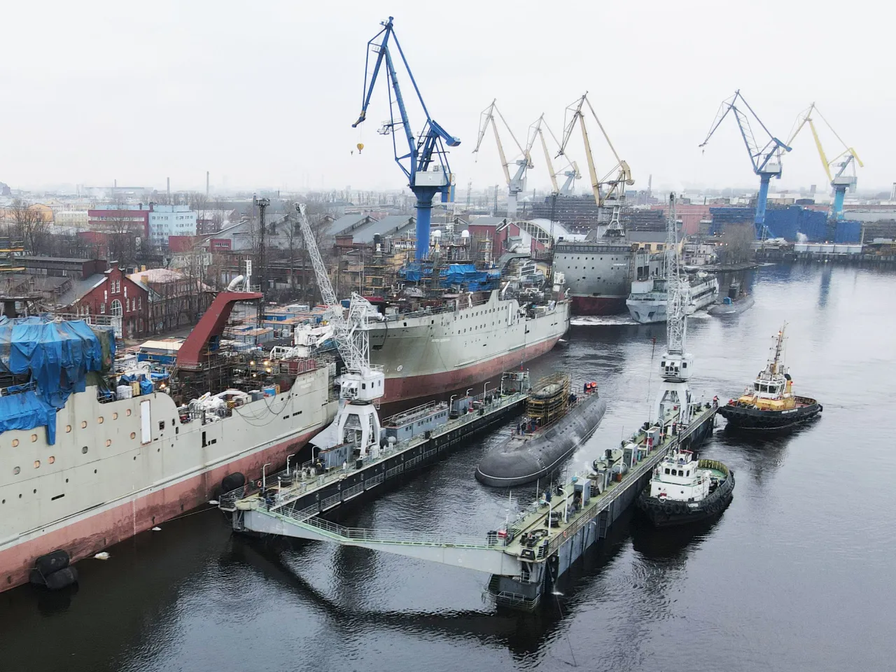 Три канала против дефицита: как заводы ищут людей в 2026 году