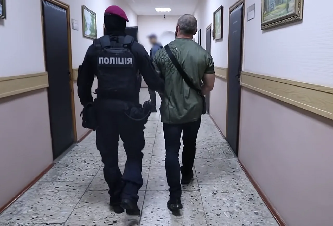 В Одессе задержаны члены ОПГ на автомобиле с дипломатическими номерами США