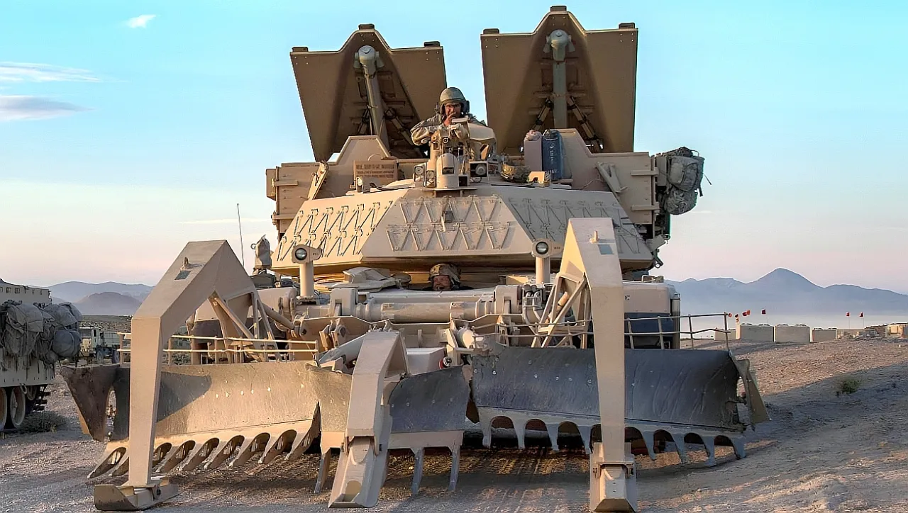 Машины разминирования M1150 ВС США модернизируют для дистанционного управления