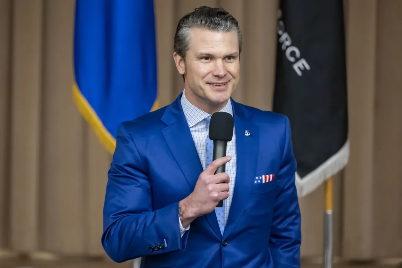 Глава Пентагона уволил 12 генералов, среди которых – противники вторжения в Иран