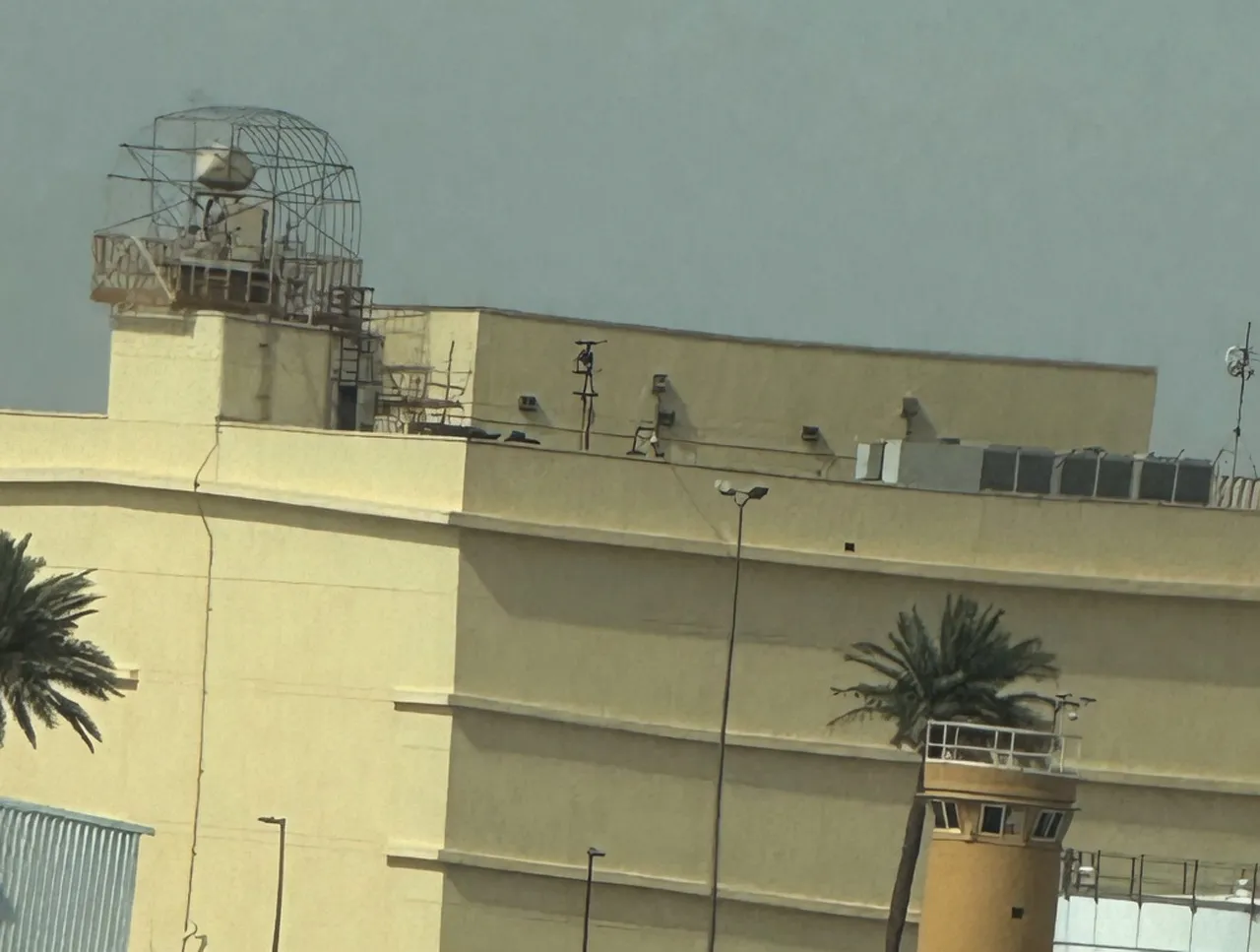 Иран преподал урок, и теперь США защищают свои объекты на БВ сетками против БПЛА