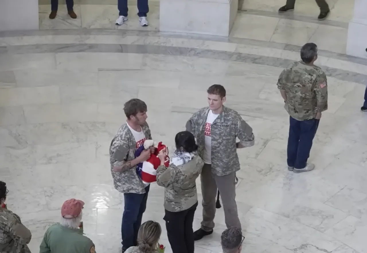 Ветераны в Капитолии протестовали против войны в Иране, их арестовала полиция