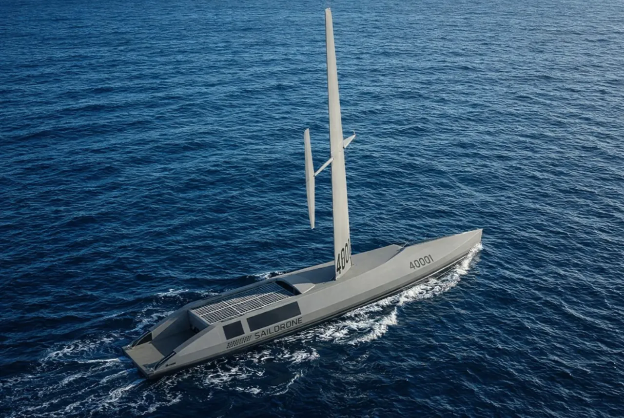 В США представили беспилотный надводный корабль Spectre с 43-метровым крылом